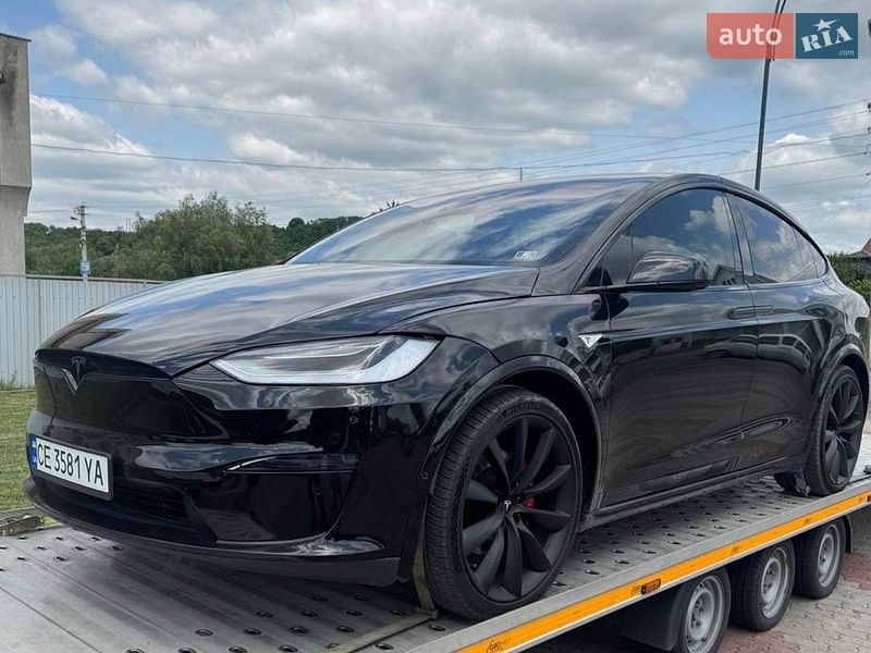 Позашляховик / Кросовер Tesla Model X 2016 в Чернівцях