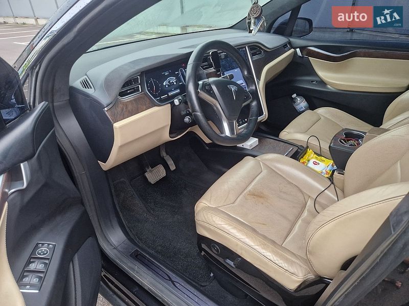 Внедорожник / Кроссовер Tesla Model X 2016 в Киеве