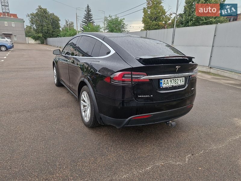 Внедорожник / Кроссовер Tesla Model X 2016 в Киеве