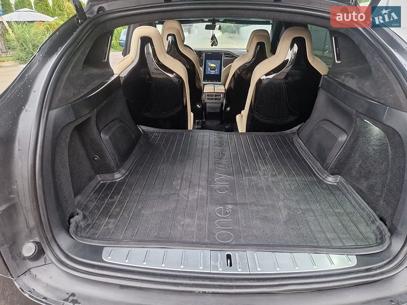 Внедорожник / Кроссовер Tesla Model X 2016 в Киеве