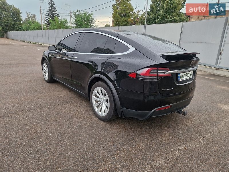 Внедорожник / Кроссовер Tesla Model X 2016 в Киеве