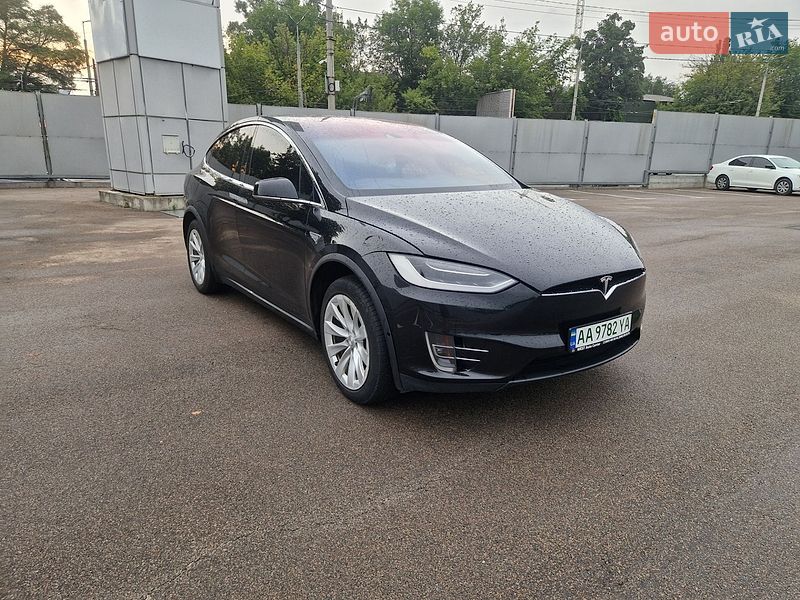 Внедорожник / Кроссовер Tesla Model X 2016 в Киеве