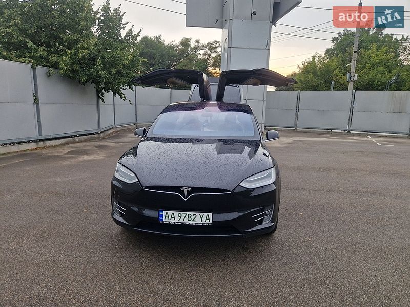 Внедорожник / Кроссовер Tesla Model X 2016 в Киеве