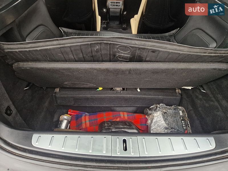 Внедорожник / Кроссовер Tesla Model X 2016 в Киеве