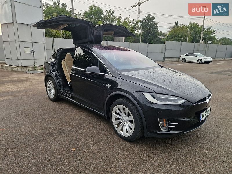 Внедорожник / Кроссовер Tesla Model X 2016 в Киеве