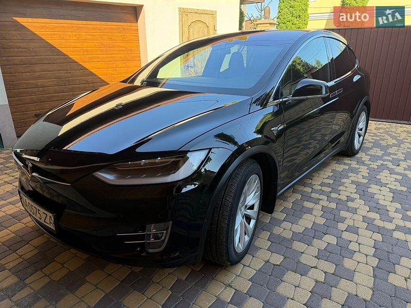 Tesla Model X 2019