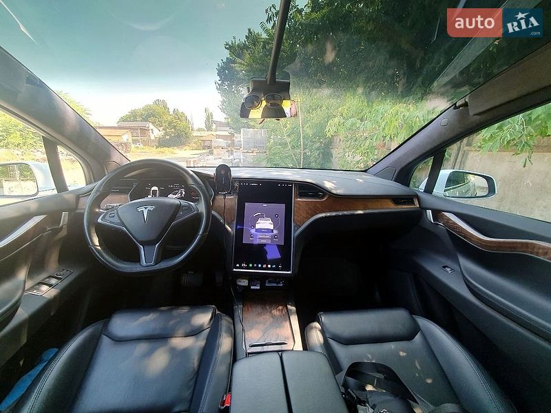 Внедорожник / Кроссовер Tesla Model X 2019 в Николаеве