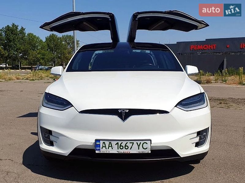 Внедорожник / Кроссовер Tesla Model X 2019 в Николаеве
