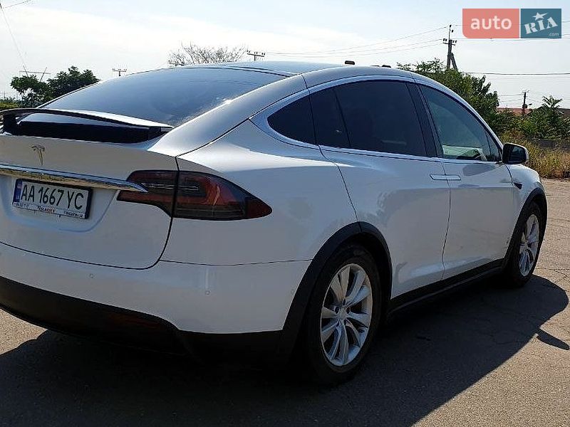 Внедорожник / Кроссовер Tesla Model X 2019 в Николаеве