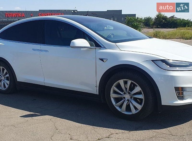 Внедорожник / Кроссовер Tesla Model X 2019 в Николаеве