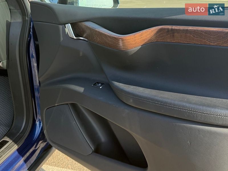 Внедорожник / Кроссовер Tesla Model X 2020 в Киеве