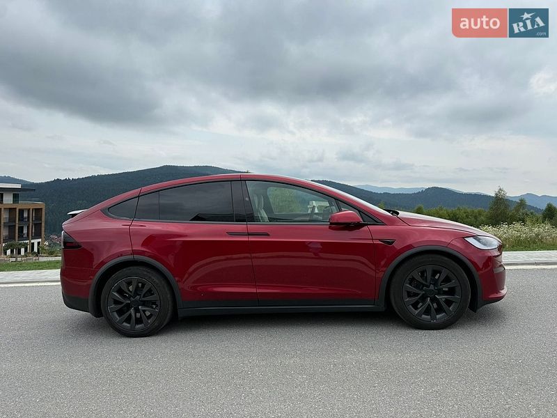 Tesla Model X 2024