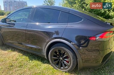 Позашляховик / Кросовер Tesla Model X 2016 в Львові