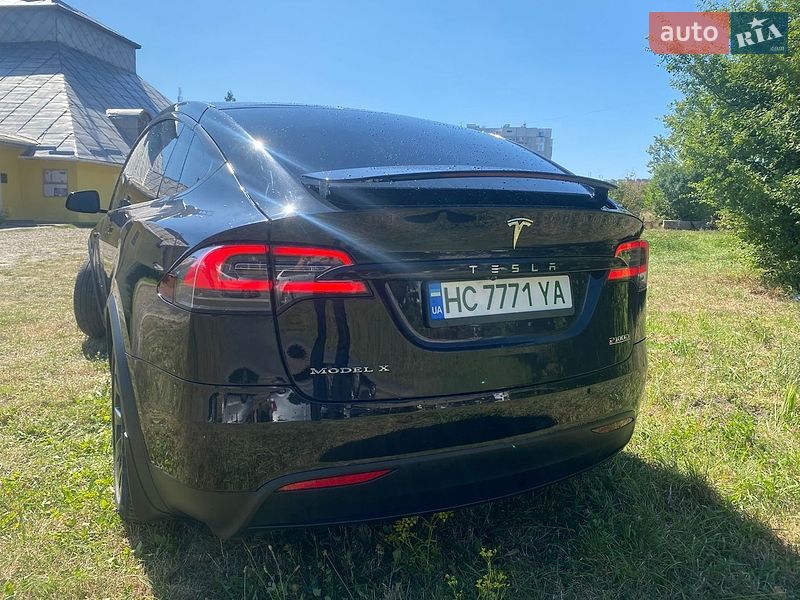 Позашляховик / Кросовер Tesla Model X 2016 в Львові