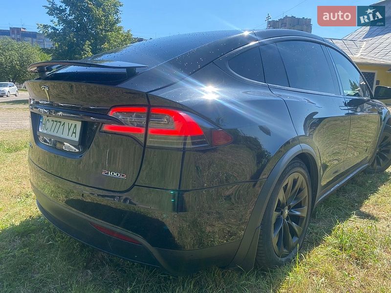 Позашляховик / Кросовер Tesla Model X 2016 в Львові