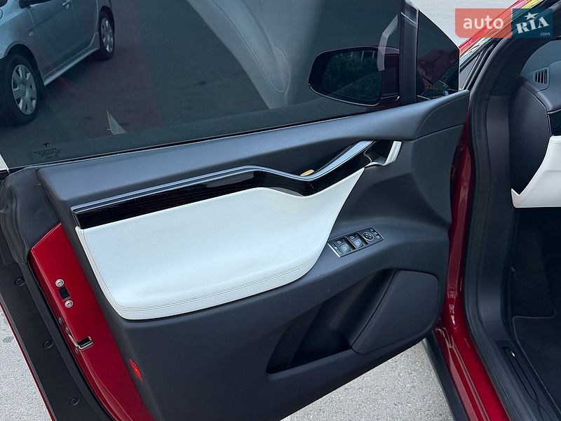 Позашляховик / Кросовер Tesla Model X 2018 в Одесі