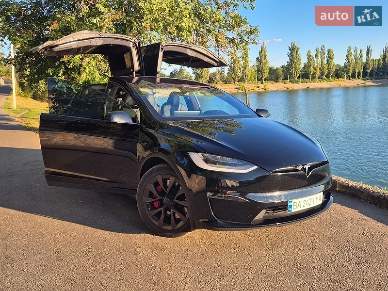 Tesla Model X 2023