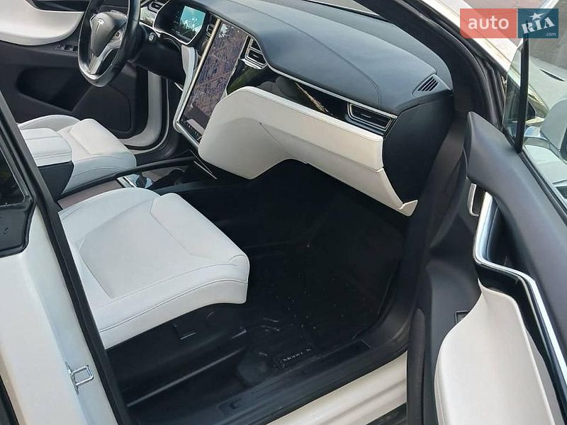 Внедорожник / Кроссовер Tesla Model X 2018 в Львове