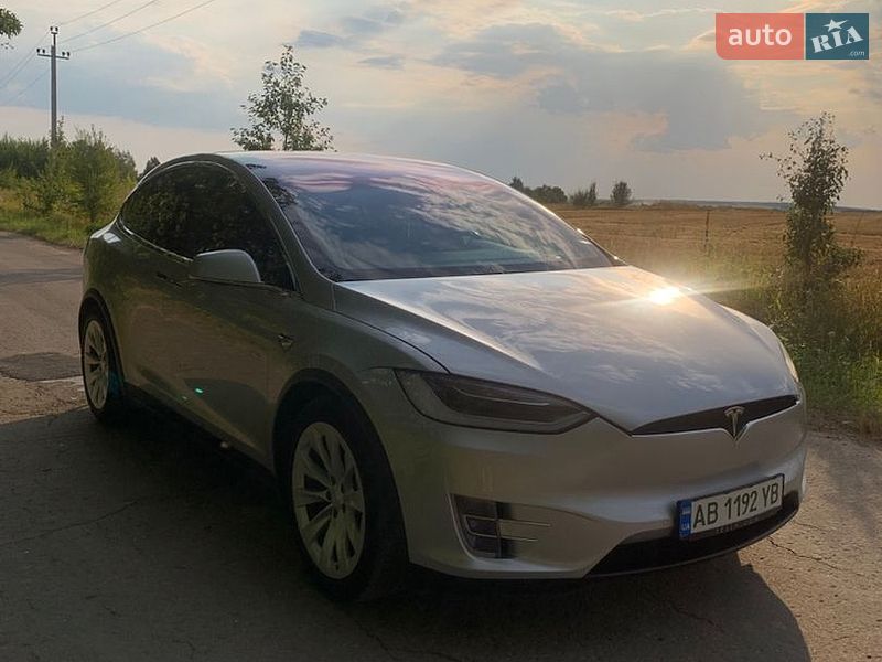 Внедорожник / Кроссовер Tesla Model X 2018 в Тыврове