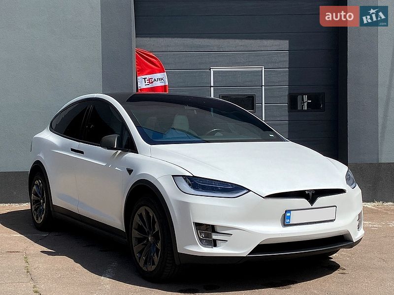 Внедорожник / Кроссовер Tesla Model X 2019 в Киеве