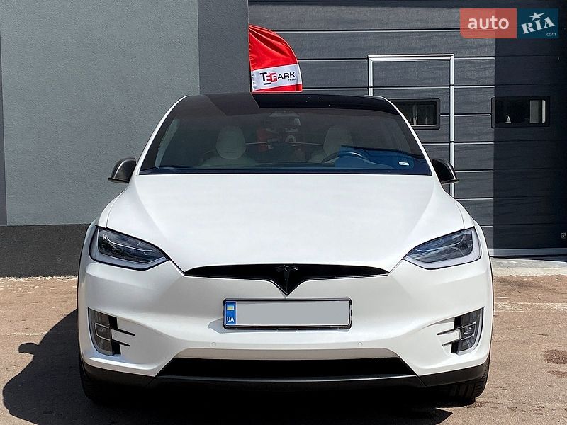 Внедорожник / Кроссовер Tesla Model X 2019 в Киеве