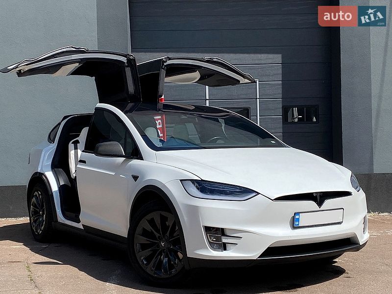 Внедорожник / Кроссовер Tesla Model X 2019 в Киеве