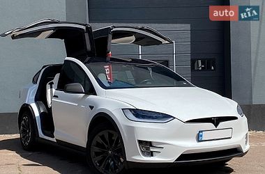 Tesla Model X  2019