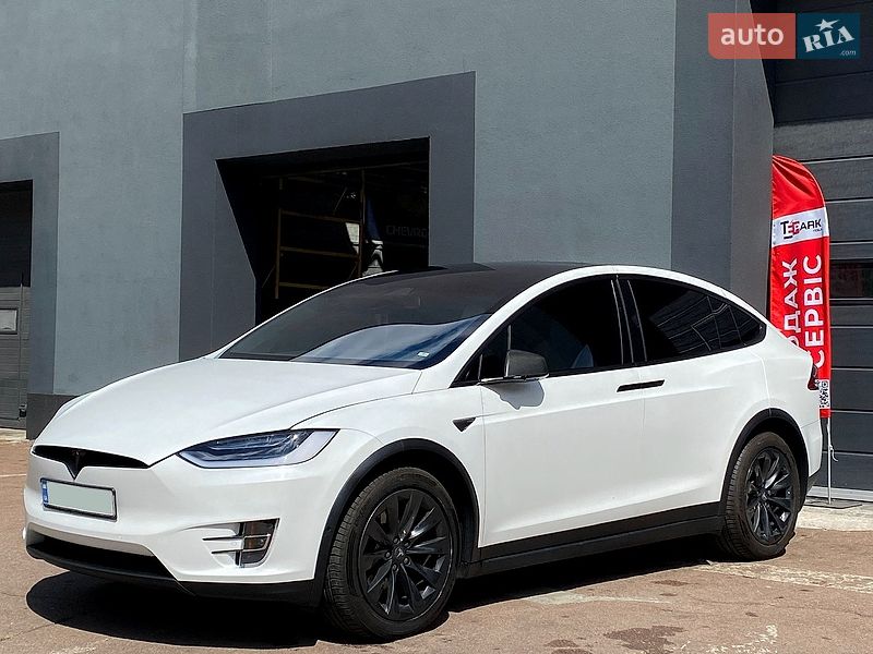 Внедорожник / Кроссовер Tesla Model X 2019 в Киеве