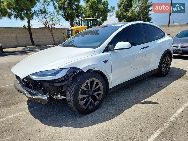 Tesla Model X 2023