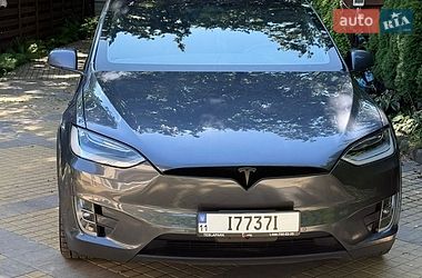 Tesla Model X  2020