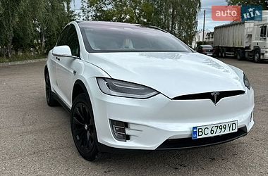Позашляховик / Кросовер Tesla Model X 2017 в Львові