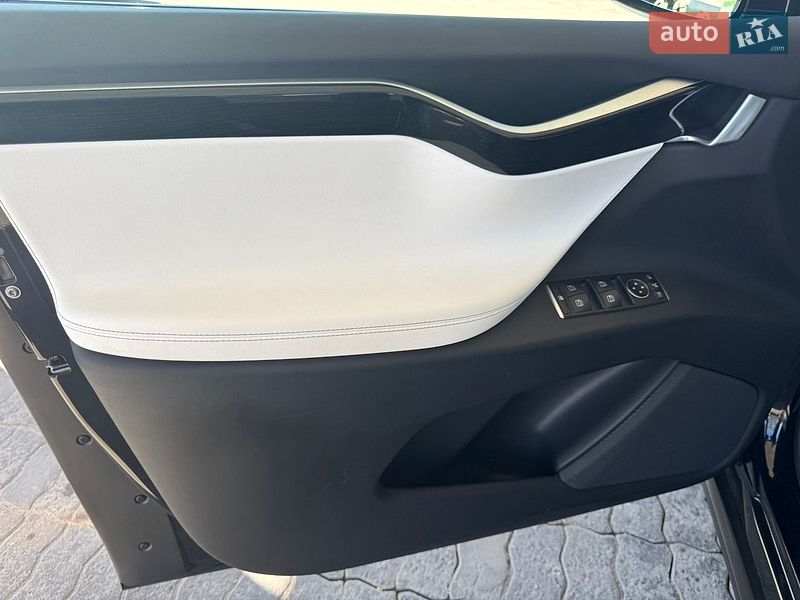 Внедорожник / Кроссовер Tesla Model X 2017 в Одессе