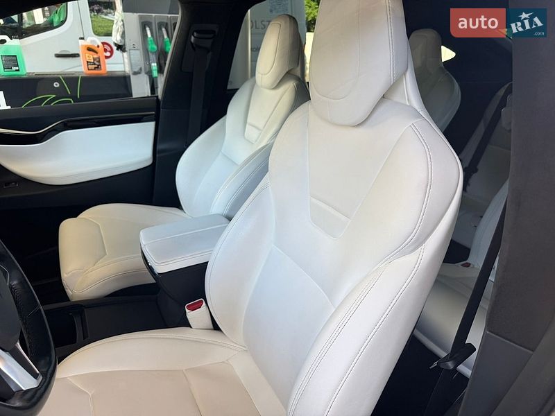 Внедорожник / Кроссовер Tesla Model X 2017 в Одессе