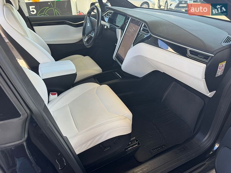 Внедорожник / Кроссовер Tesla Model X 2017 в Одессе