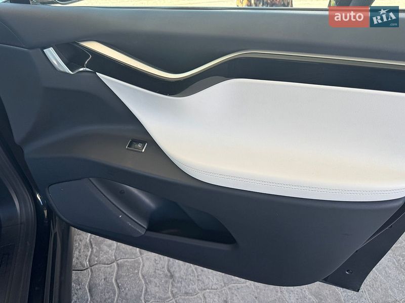 Внедорожник / Кроссовер Tesla Model X 2017 в Одессе