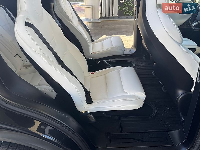 Внедорожник / Кроссовер Tesla Model X 2017 в Одессе