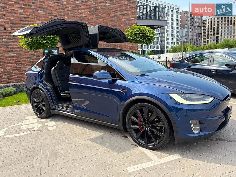 Tesla Model X 2019