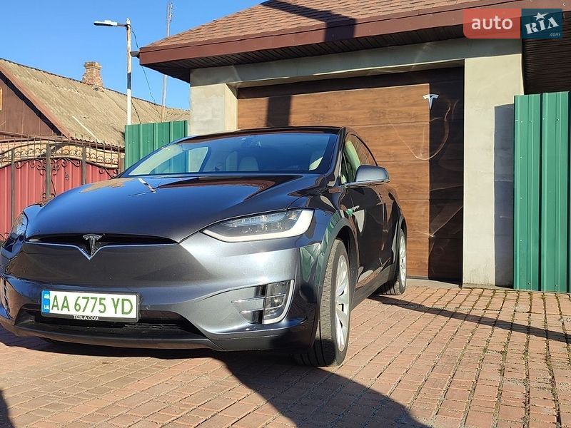 Внедорожник / Кроссовер Tesla Model X 2018 в Днепре фото 2 Внедорожник / Кроссовер Tesla Model X 2018 в Днепре