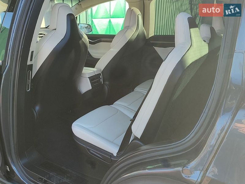Внедорожник / Кроссовер Tesla Model X 2018 в Днепре фото 6 Внедорожник / Кроссовер Tesla Model X 2018 в Днепре