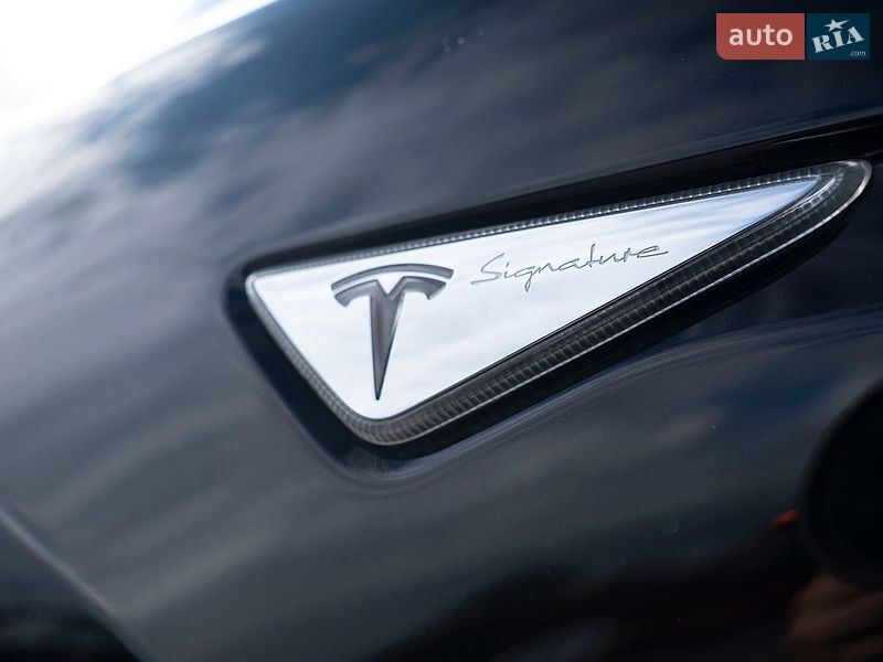 Позашляховик / Кросовер Tesla Model X 2016 в Києві