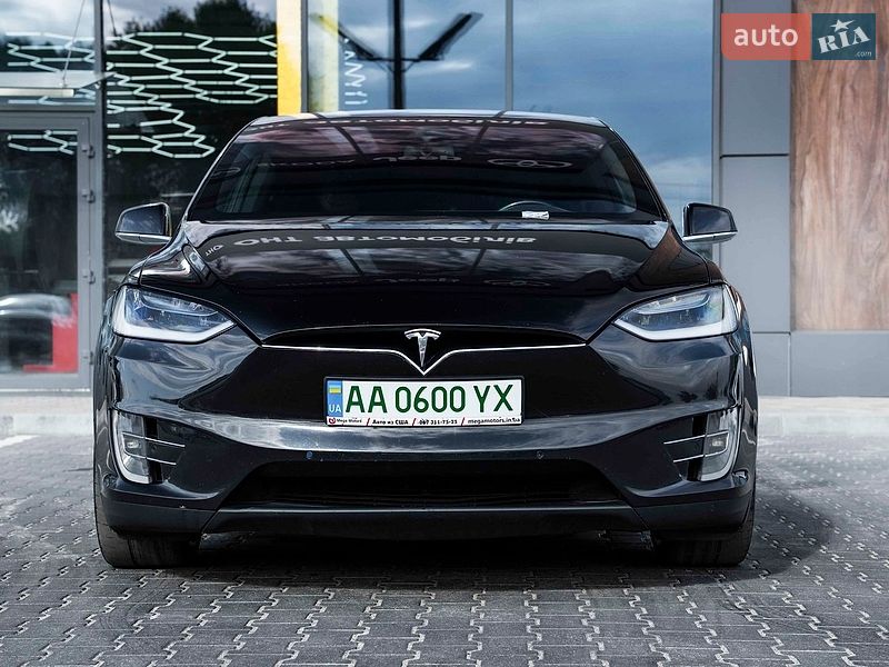 Позашляховик / Кросовер Tesla Model X 2016 в Києві
