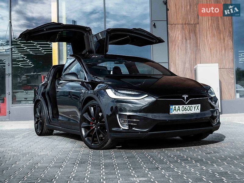 Позашляховик / Кросовер Tesla Model X 2016 в Києві