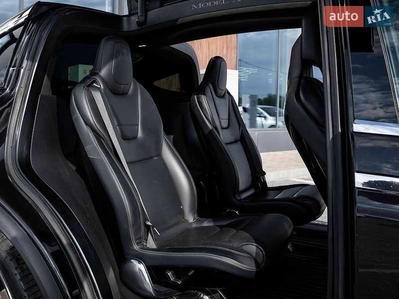 Позашляховик / Кросовер Tesla Model X 2016 в Києві