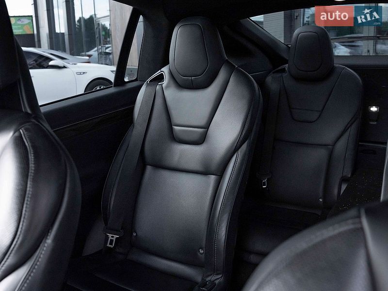 Позашляховик / Кросовер Tesla Model X 2016 в Києві