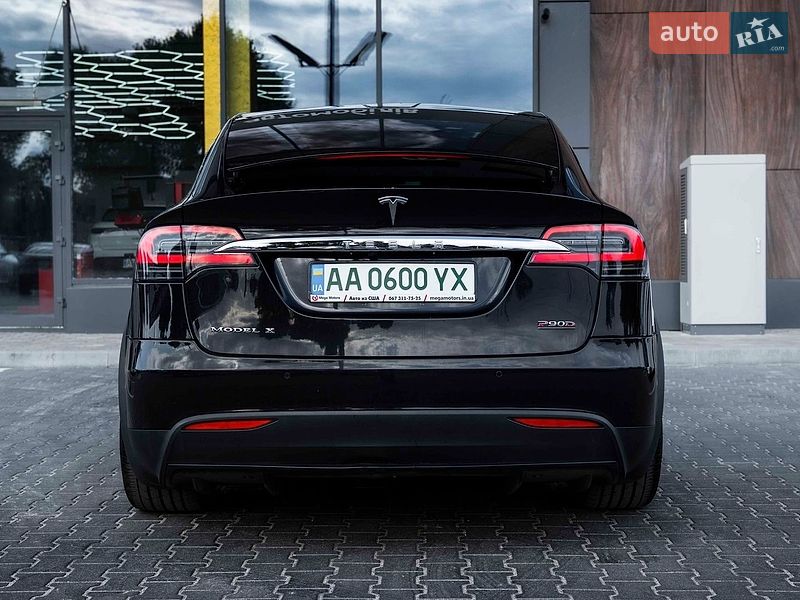 Позашляховик / Кросовер Tesla Model X 2016 в Києві
