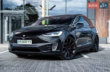 Позашляховик / Кросовер Tesla Model X 2016 в Києві