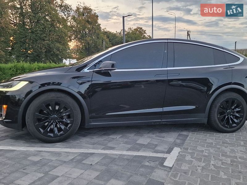 Внедорожник / Кроссовер Tesla Model X 2016 в Виннице