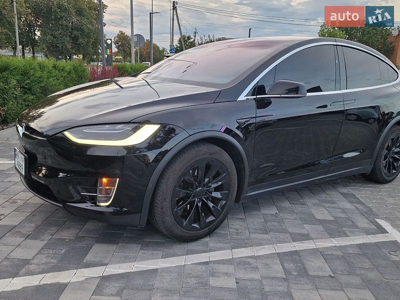Внедорожник / Кроссовер Tesla Model X 2016 в Виннице
