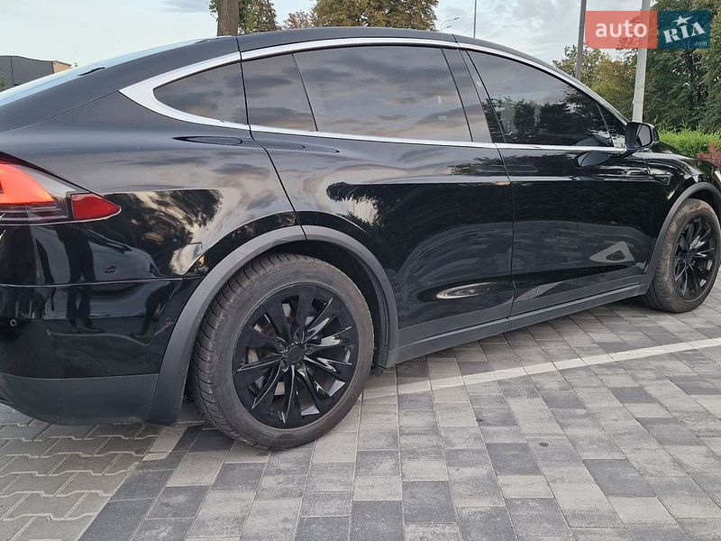 Внедорожник / Кроссовер Tesla Model X 2016 в Виннице