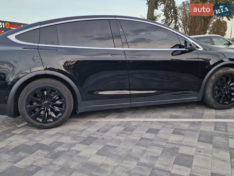 Внедорожник / Кроссовер Tesla Model X 2016 в Виннице